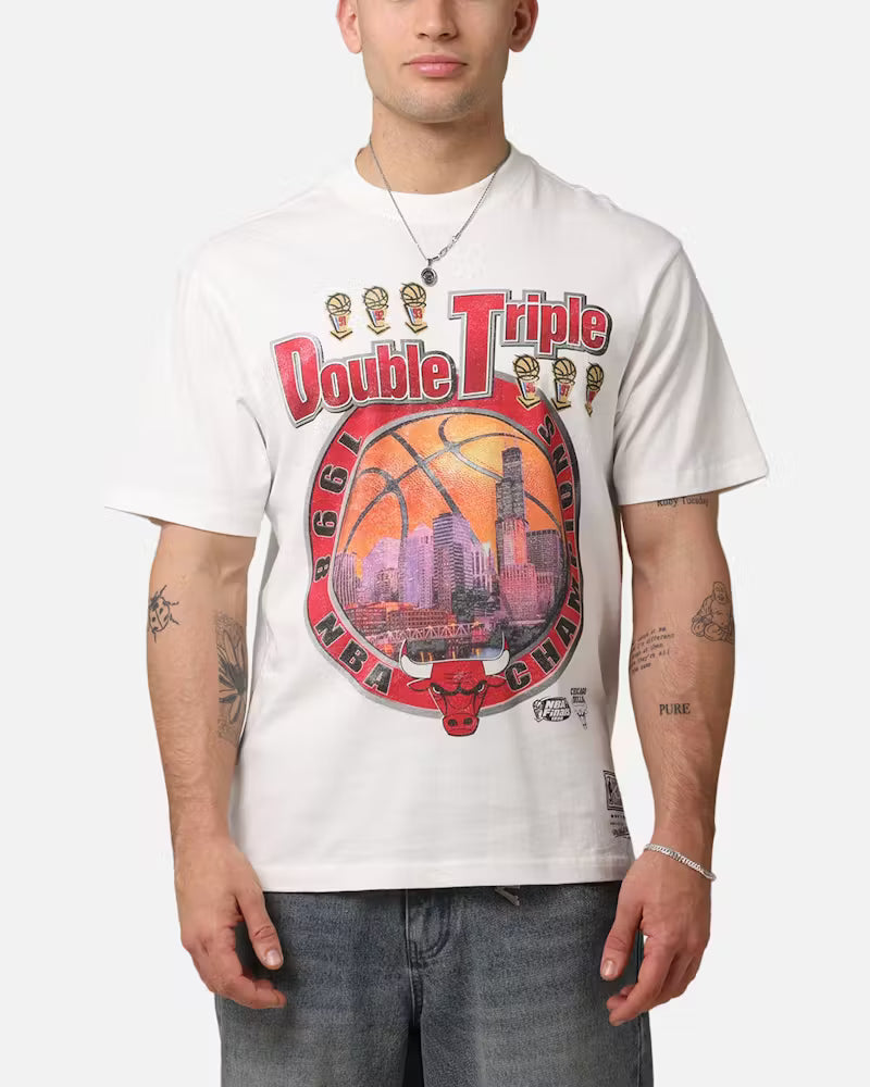 Mitchell & Ness Chicago Bulls Stadium Banner T-Shirt