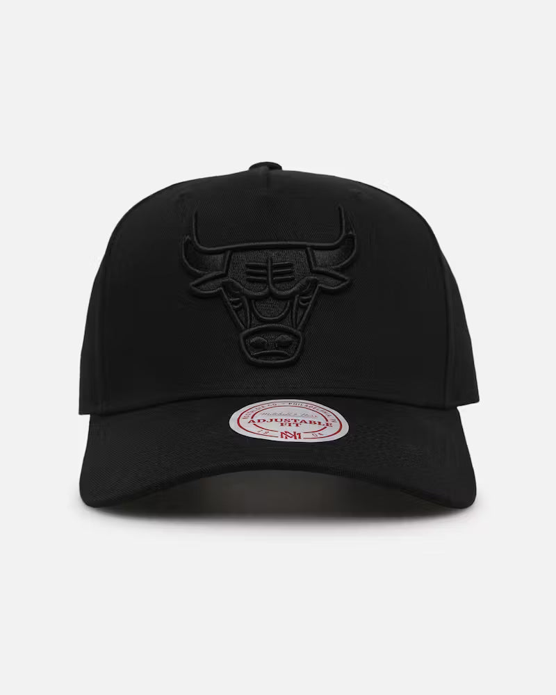 Mitchell & Ness Black Team Logo MVP Bulls Snapback Cap