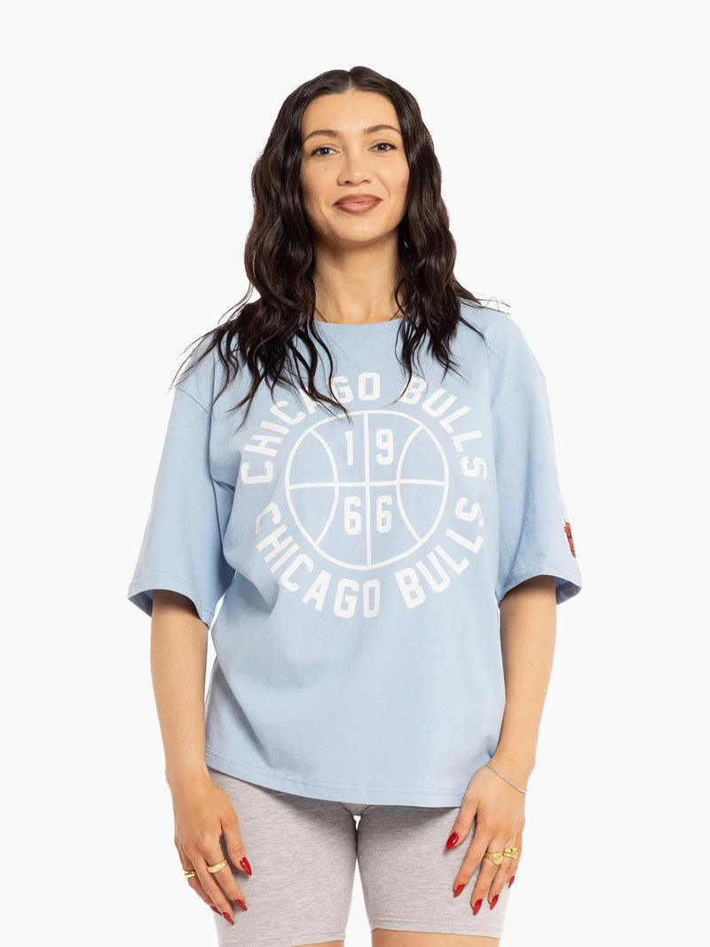 Mitchell & Ness Women's Chicago Bulls Mono Vintage Boxy Tee