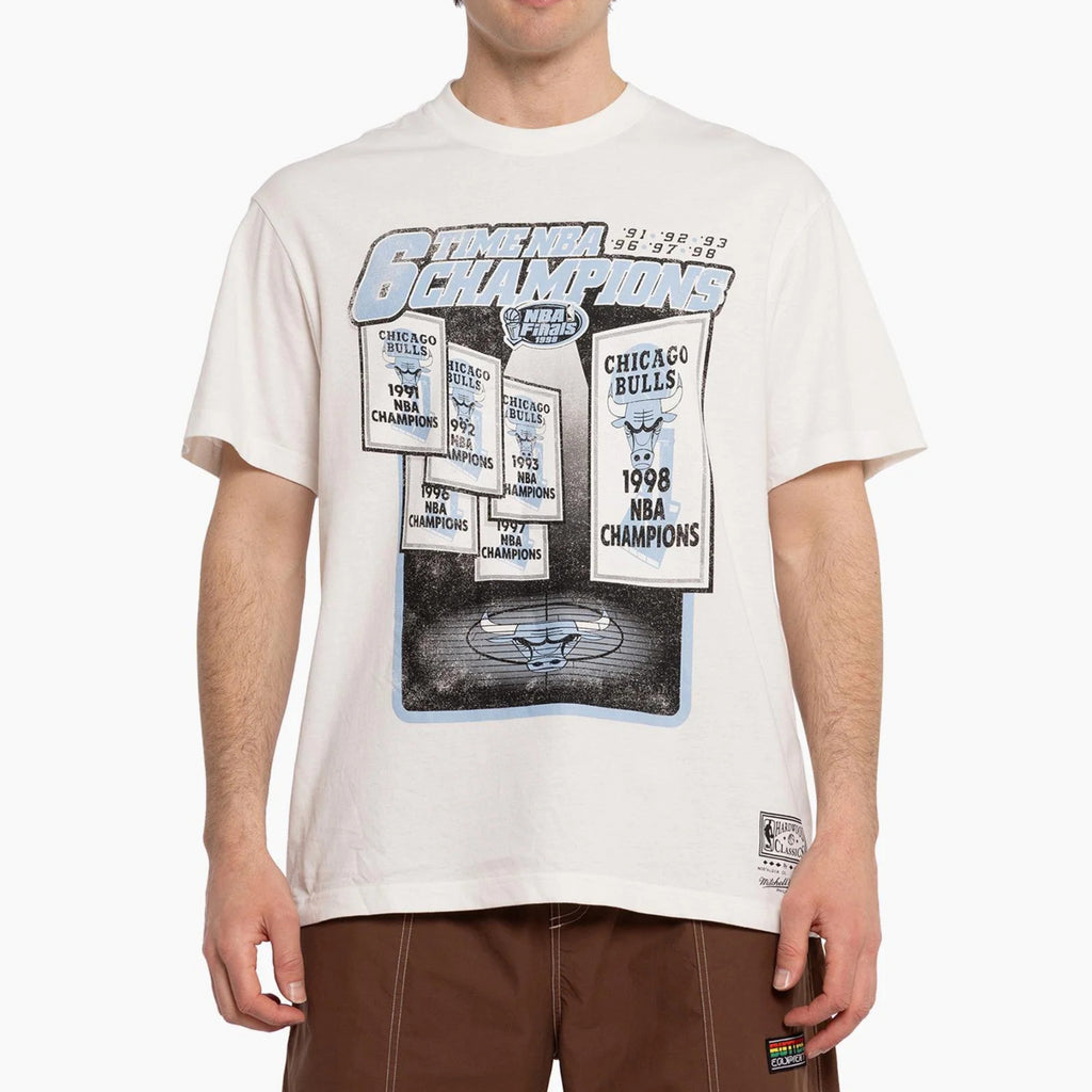 Mitchell & Ness Chicago Bulls Stadium Banner Tee