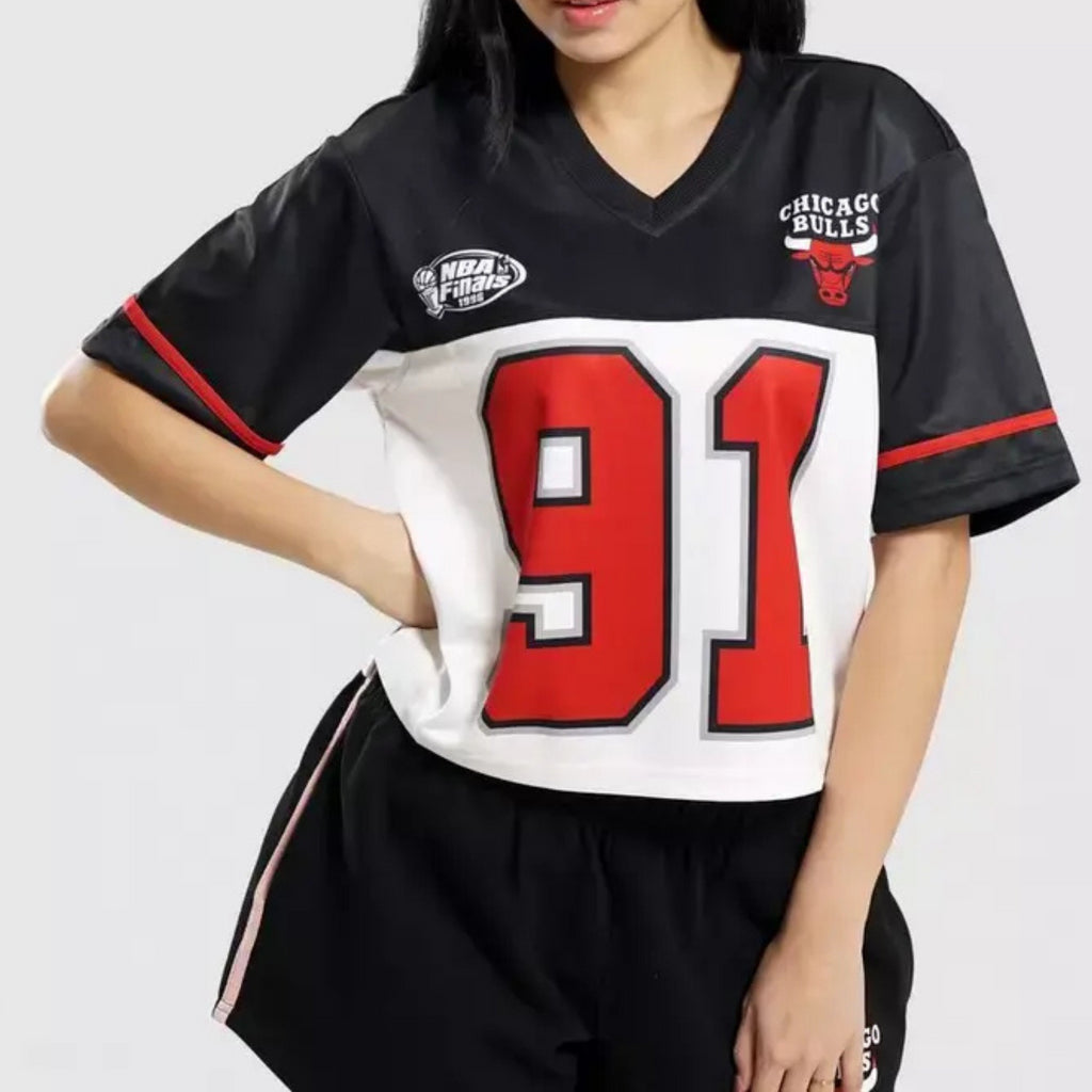 Mitchell & Ness NBA Women's Chicago Crop T-Shirt