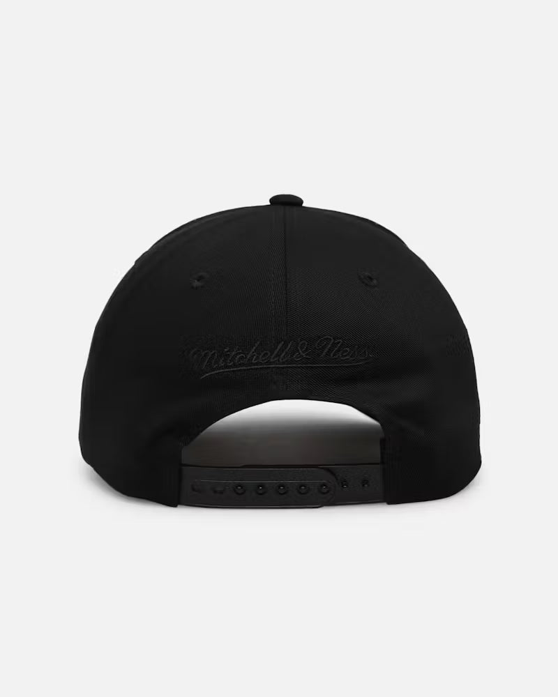 Mitchell & Ness Black Team Logo MVP Bulls Snapback Cap