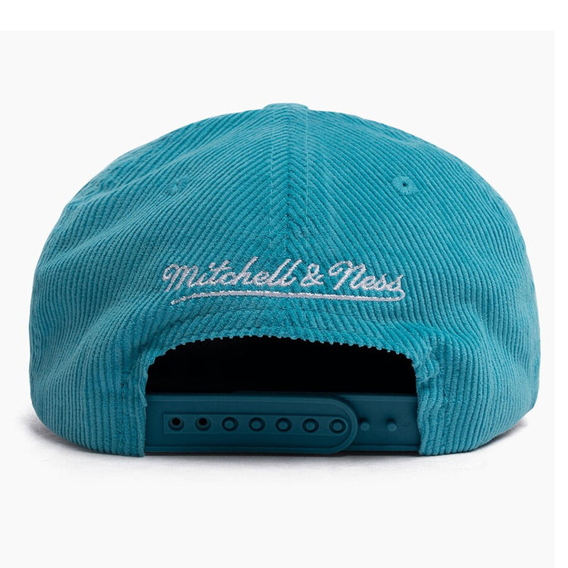 Mitchell & Ness Hornets Front Row Pinch Panel Snapback