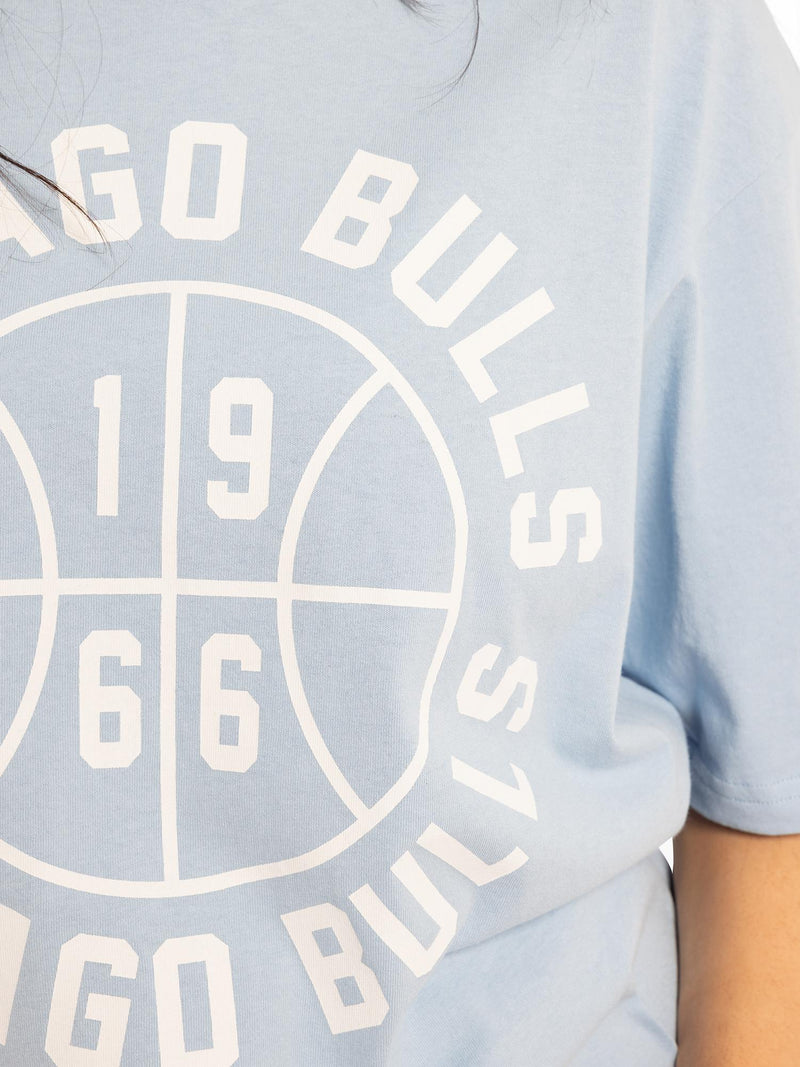 Mitchell & Ness Women's Chicago Bulls Mono Vintage Boxy Tee