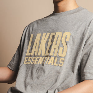 LAKERS X ESSENTIALS S/S TEE