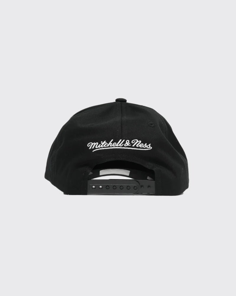 Mitchell & Ness Boston Celtics Team Colour Logo MVP Snapback
