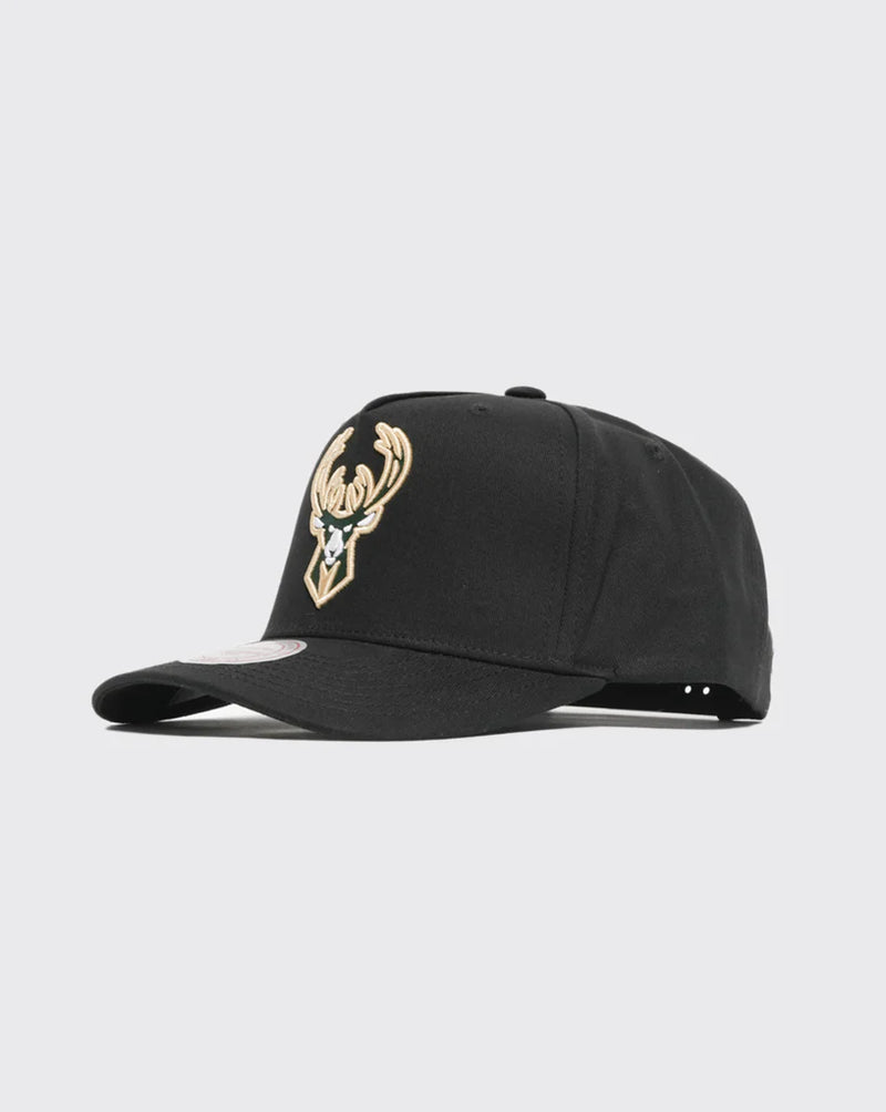 Mitchell & Ness Milwaukee Bucks Team Colour Logo MVP Snapback
