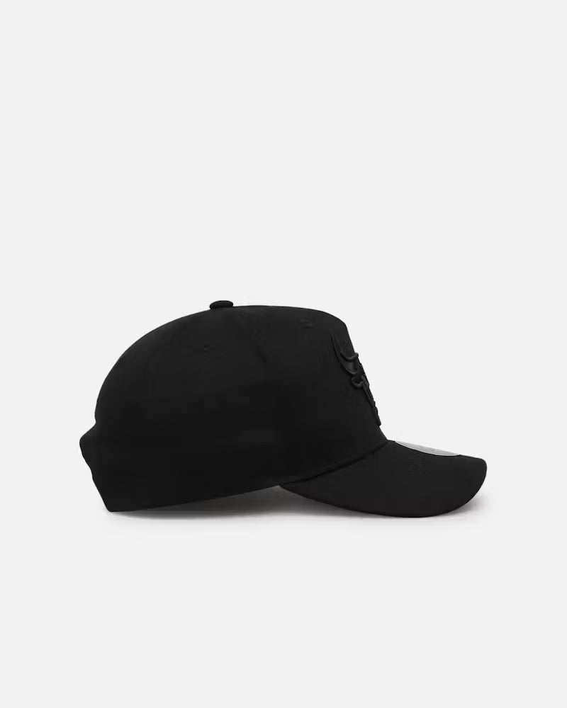 Mitchell & Ness Black Team Logo MVP Bulls Snapback Cap