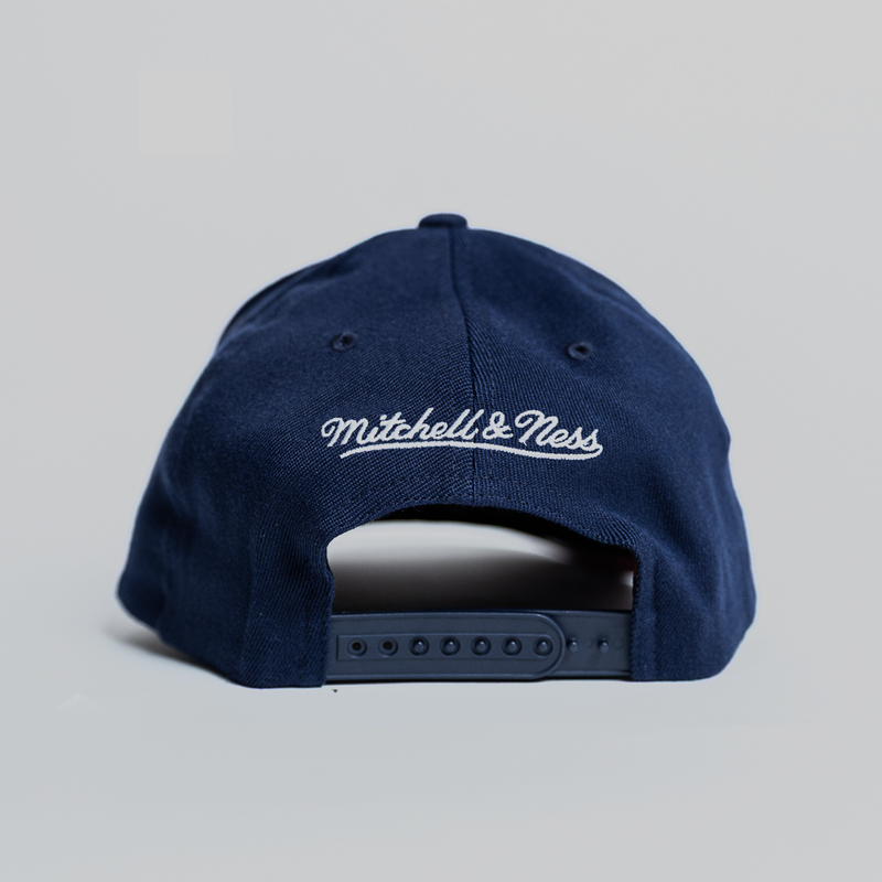 Mitchell & Ness Cleveland Cavaliers Team Arch MVP Snapback Cap